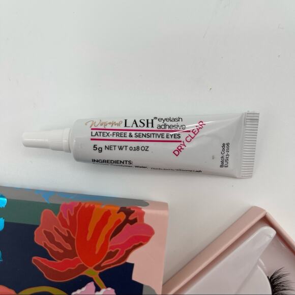 WINSOME LASH Whimsical Baldwin Floral Motifs Eyelash Set of 3 Lashes & Glue NWT - Picture 5 of 8